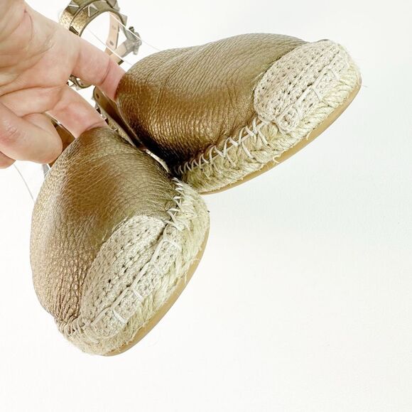 VALENTINO Gold Rockstud Espadrille Size 39 Flat Buckle Double Wrap Ankle Strap - Picture 3 of 11